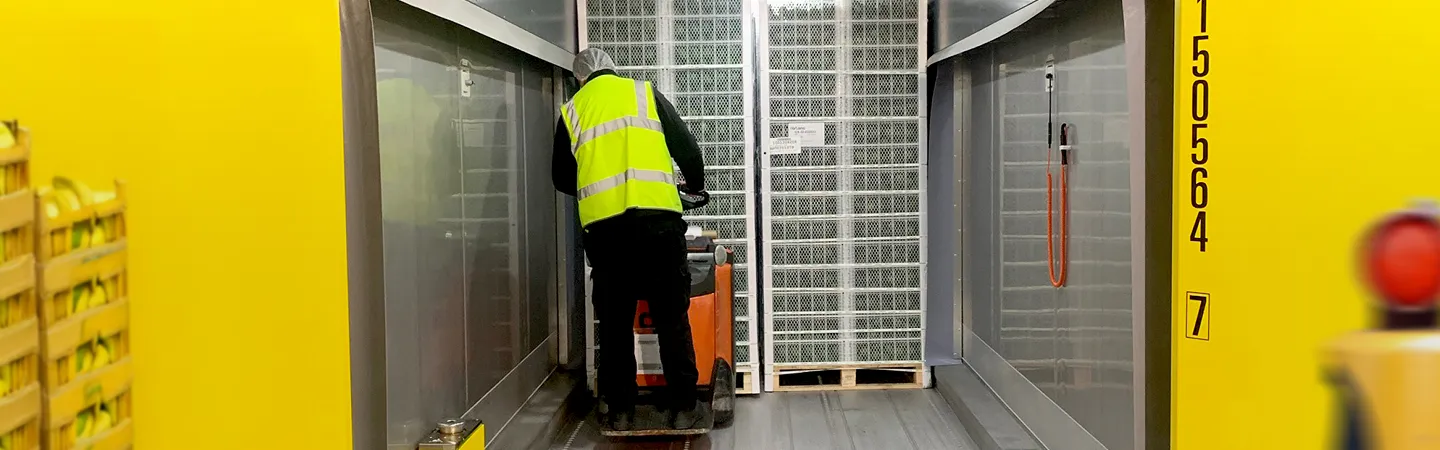 Loading ripening room
